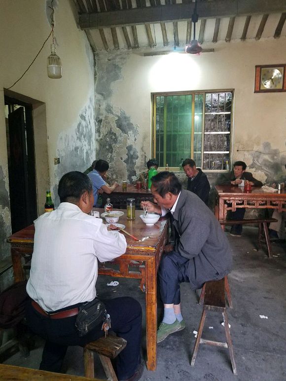 星空体育APP-西畴多部门联合深入烟花爆竹销售点除火患(图1) 星空体育APP网站