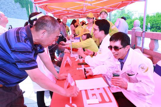 火焰侠消防说丨第三十六期:消防头盔有什么作用【星空体育app下载】(图7) 星空体育app下载