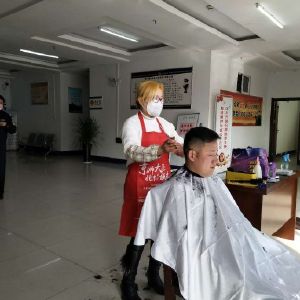 破拆防爆网救出一聋哑人-星空体育app下载(图2) 星空体育APP网站